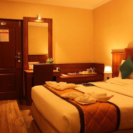 Hotel Empire International Kormangala Bangalore Bagian luar foto