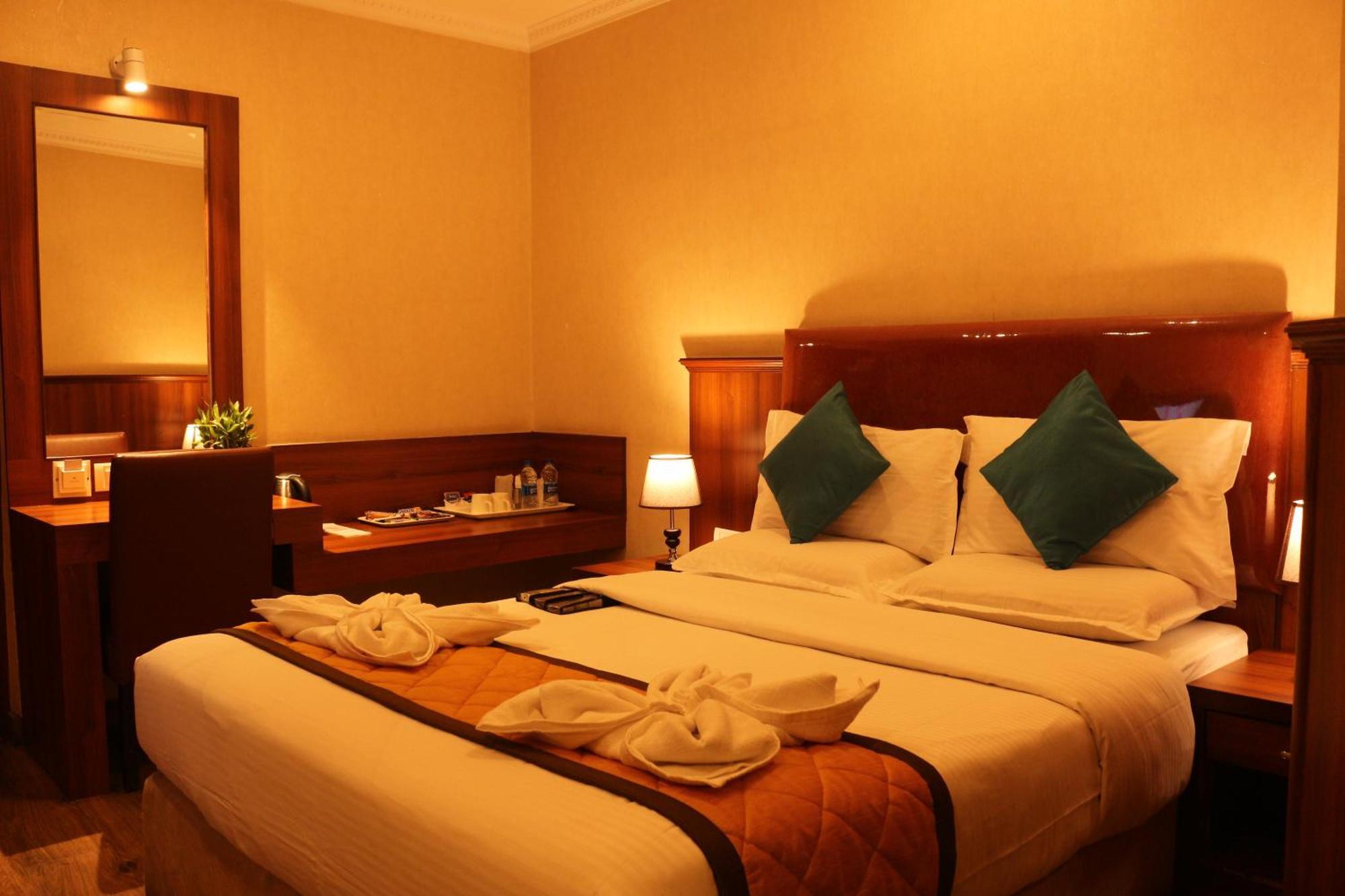 Hotel Empire International Kormangala Bangalore Bagian luar foto