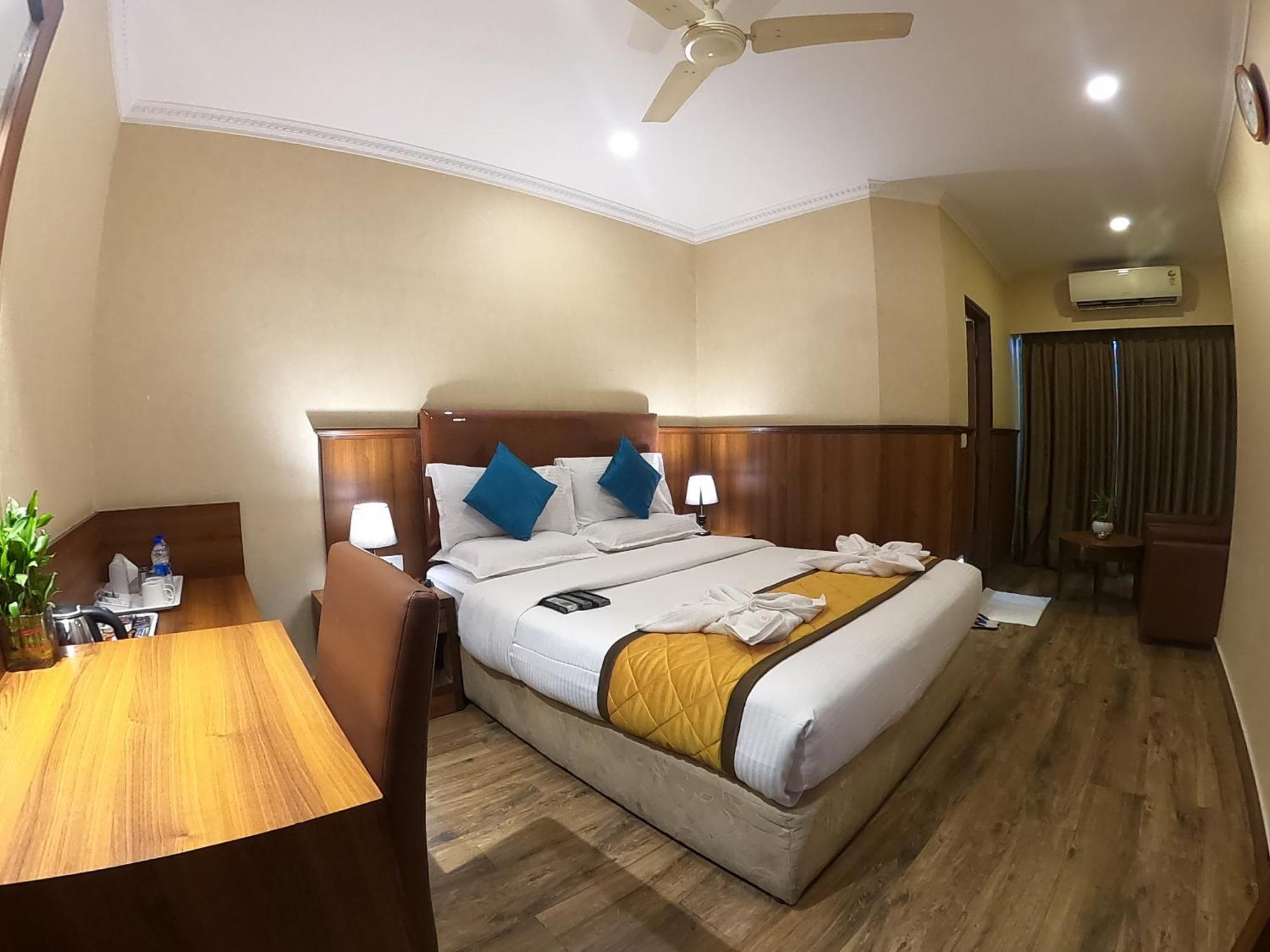 Hotel Empire International Kormangala Bangalore Bagian luar foto