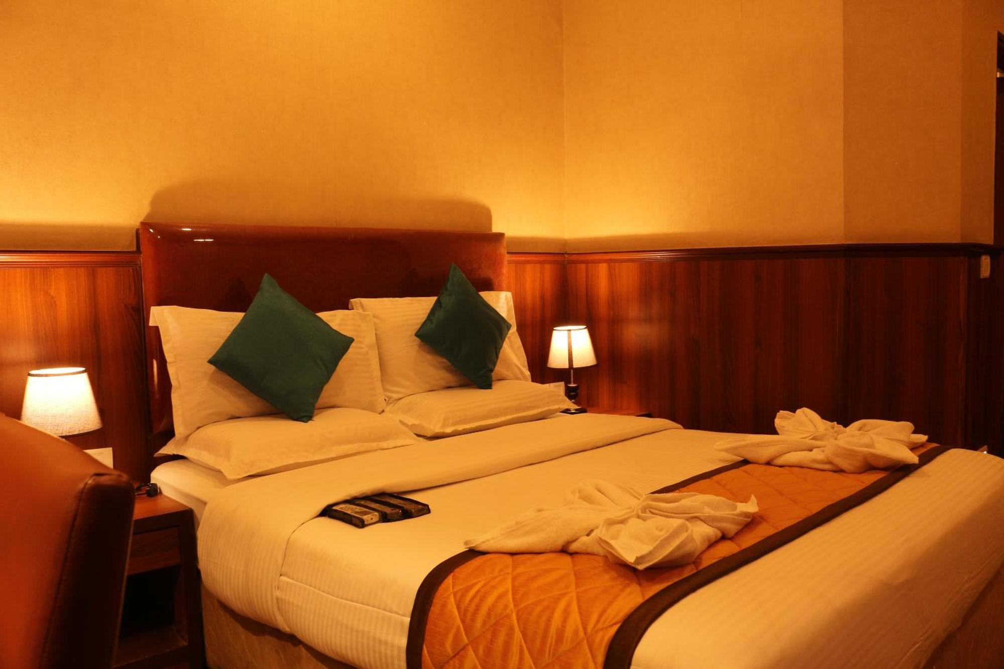 Hotel Empire International Kormangala Bangalore Bagian luar foto