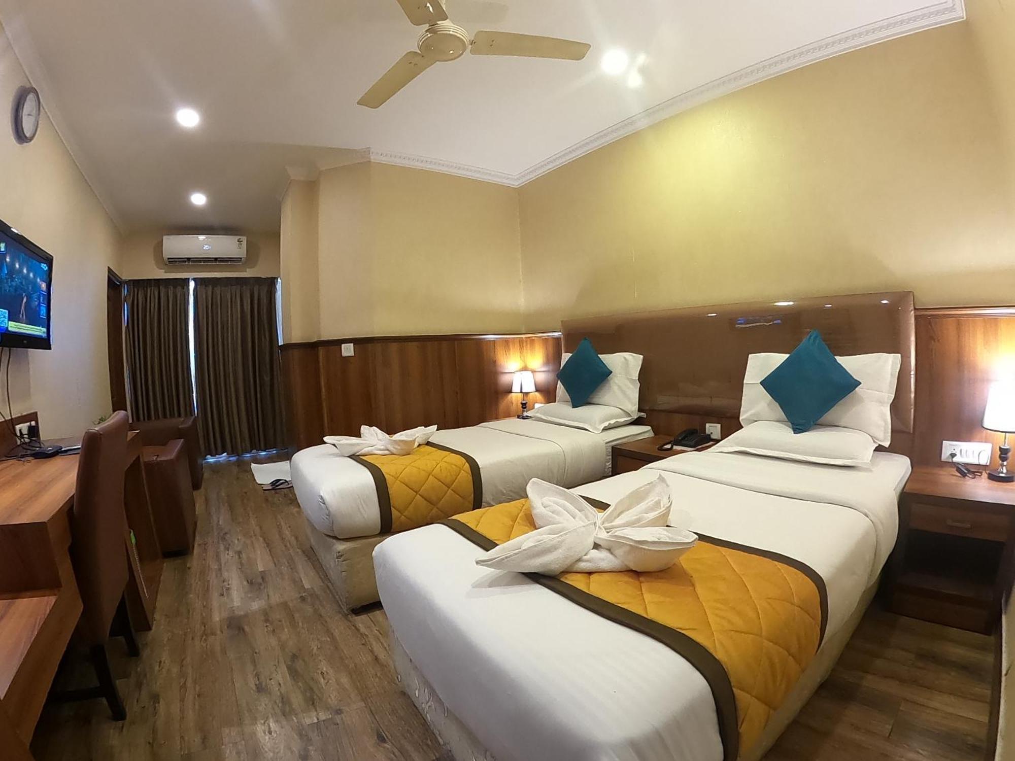 Hotel Empire International Kormangala Bangalore Bagian luar foto