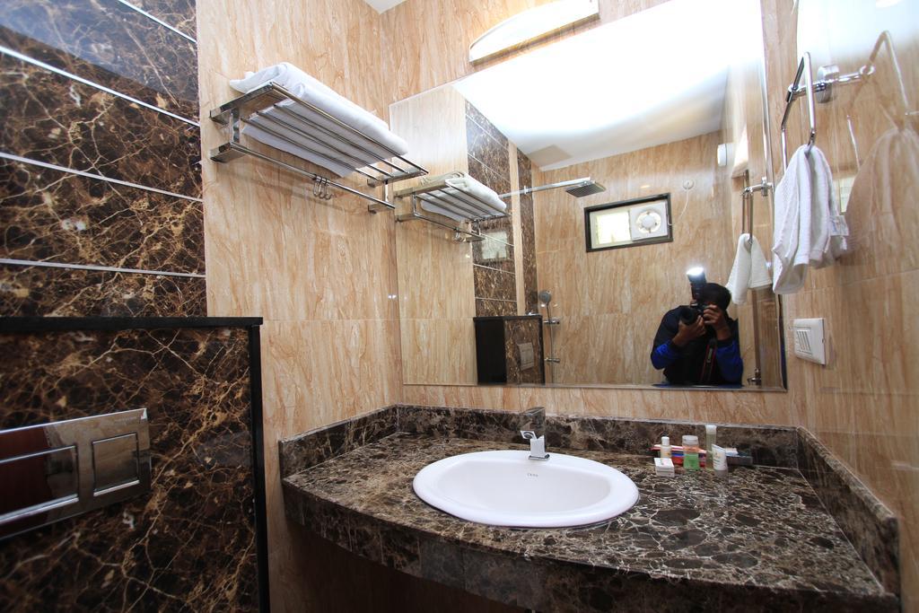 Hotel Empire International Kormangala Bangalore Bagian luar foto