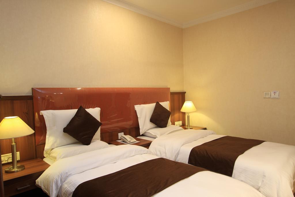 Hotel Empire International Kormangala Bangalore Bagian luar foto